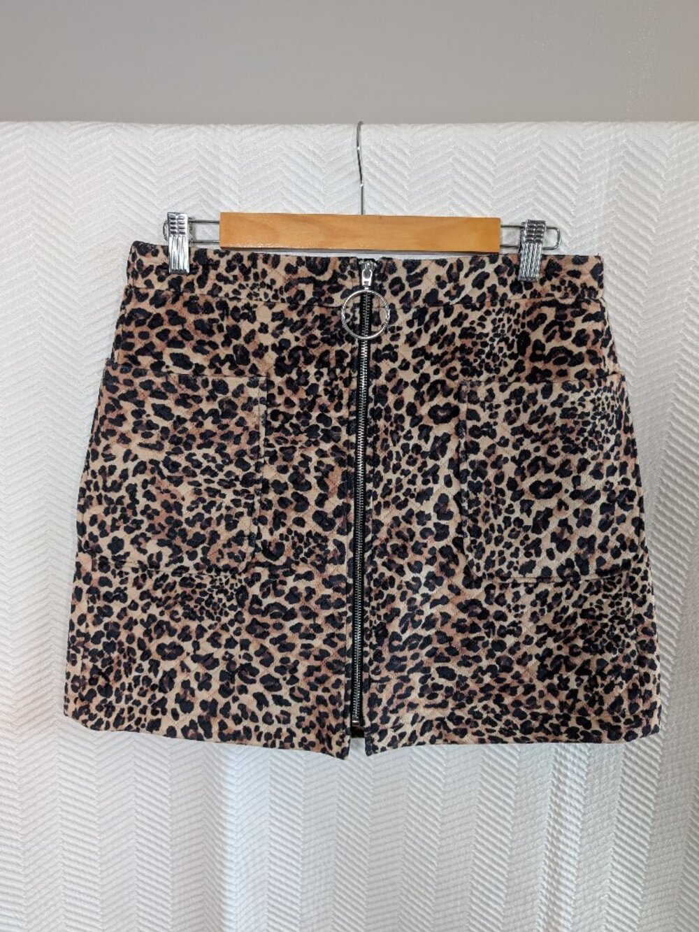 Molly Bracken Quilted Velvet Leopard Print Mini Skirt Front Zip Pockets Medium